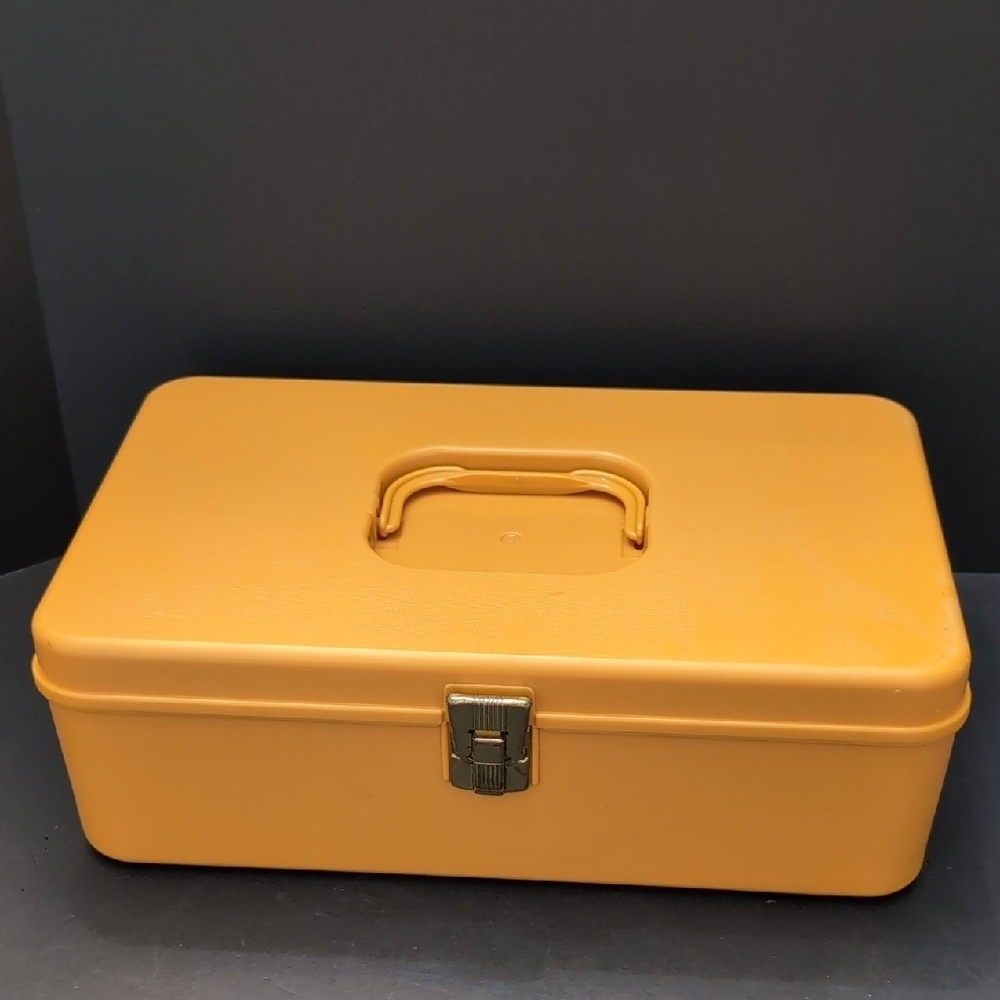 VGT,Wilson Wil-Hold Plastic Sewing Box in Mustard Yellow.